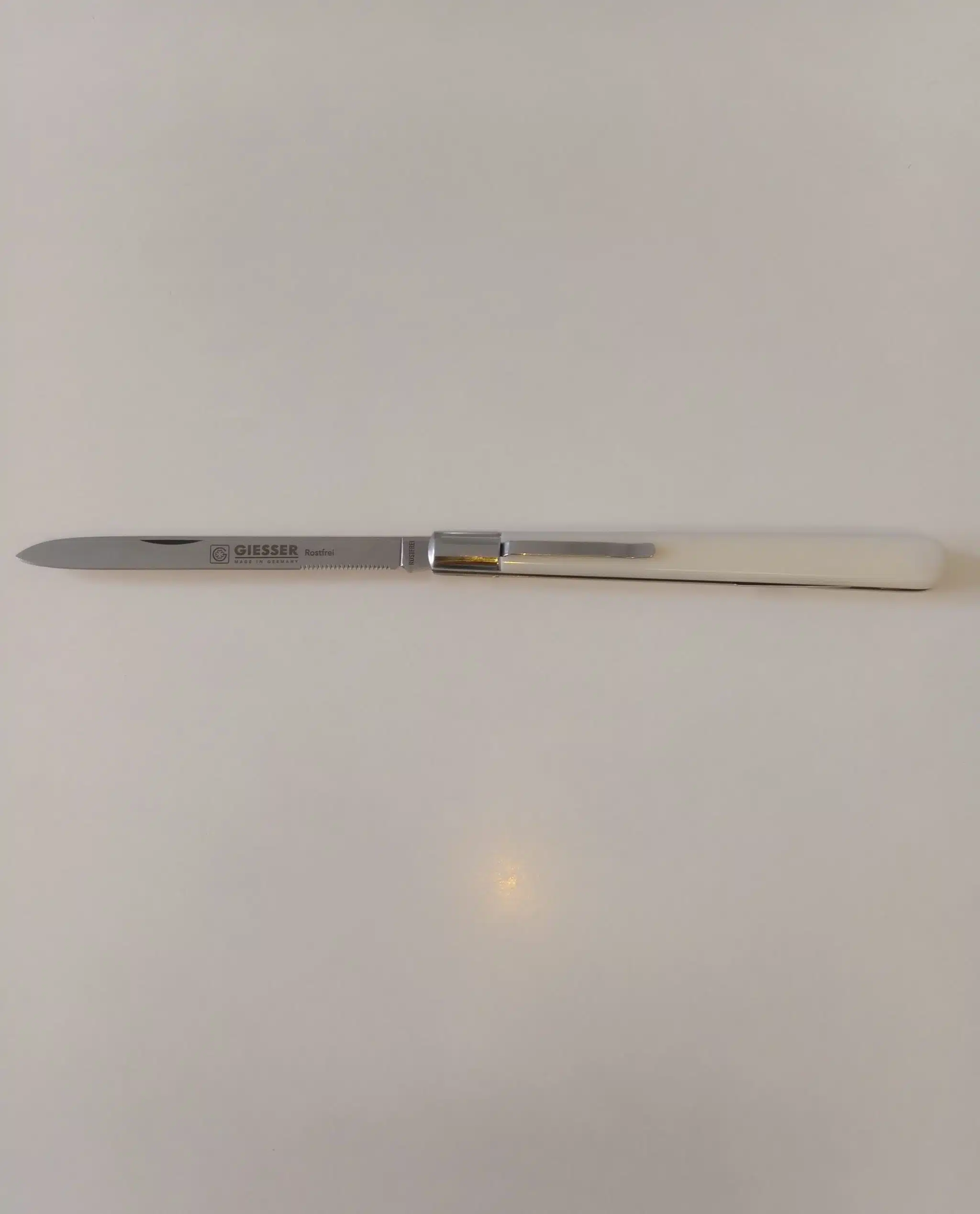 Cutit de degustare GIESSER cu clema si furculita, lama de 12 cm