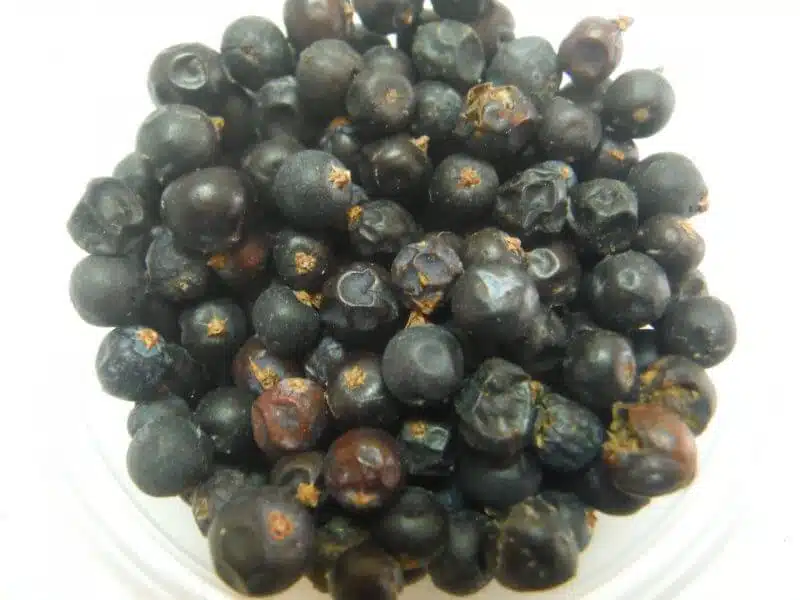 Boabe de ienupar intregi 100 g